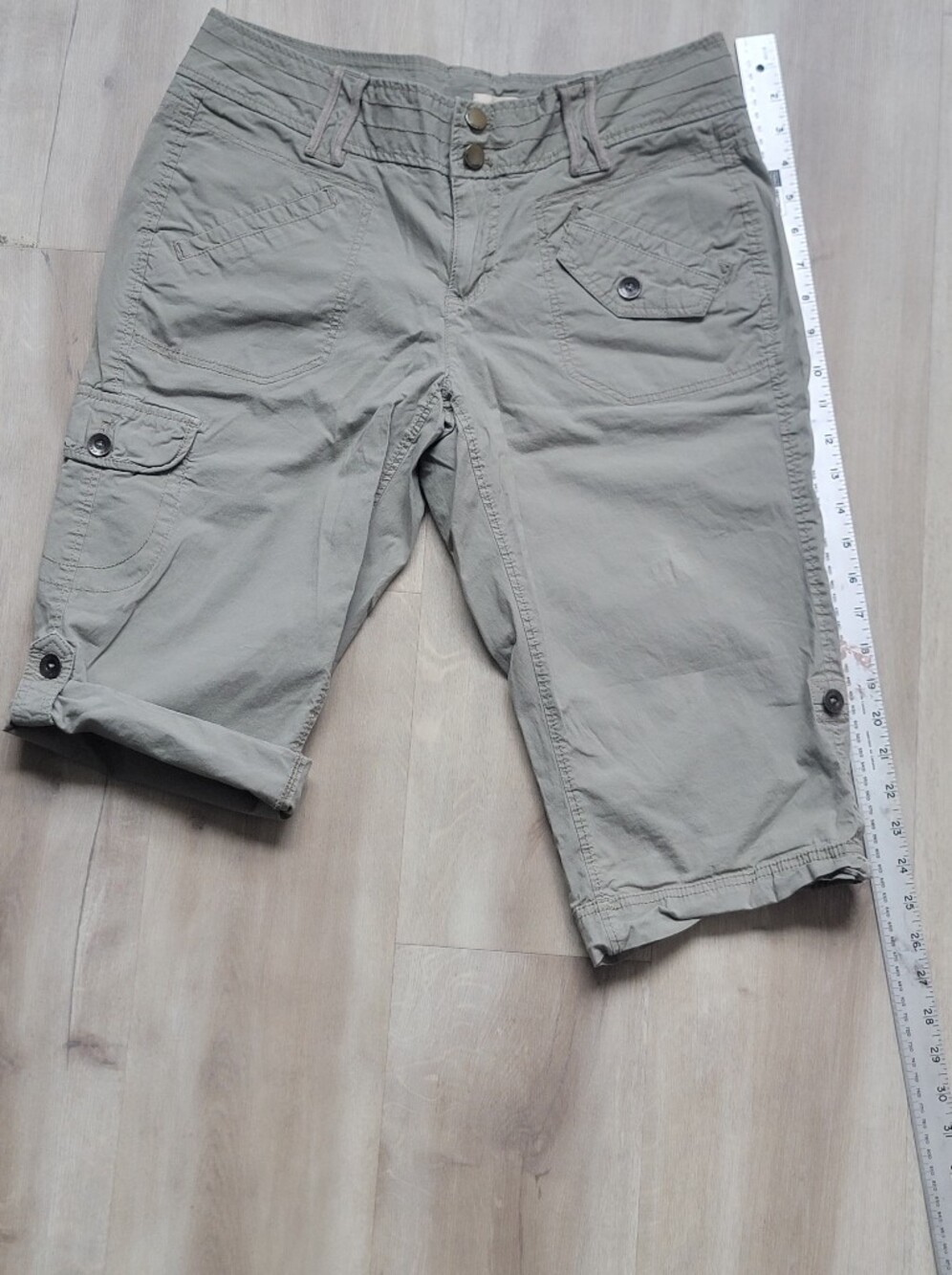 Women's DKNY Cargo Shorts — Light Khaki